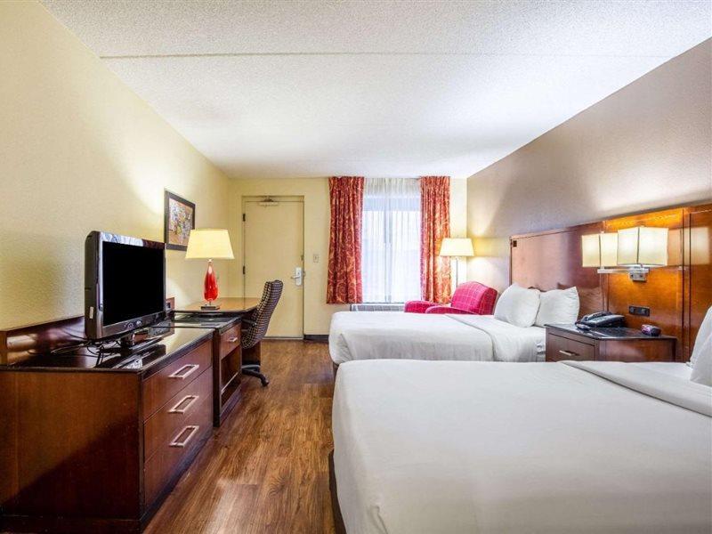 Econo Lodge Naval Station Norfolk Exteriör bild