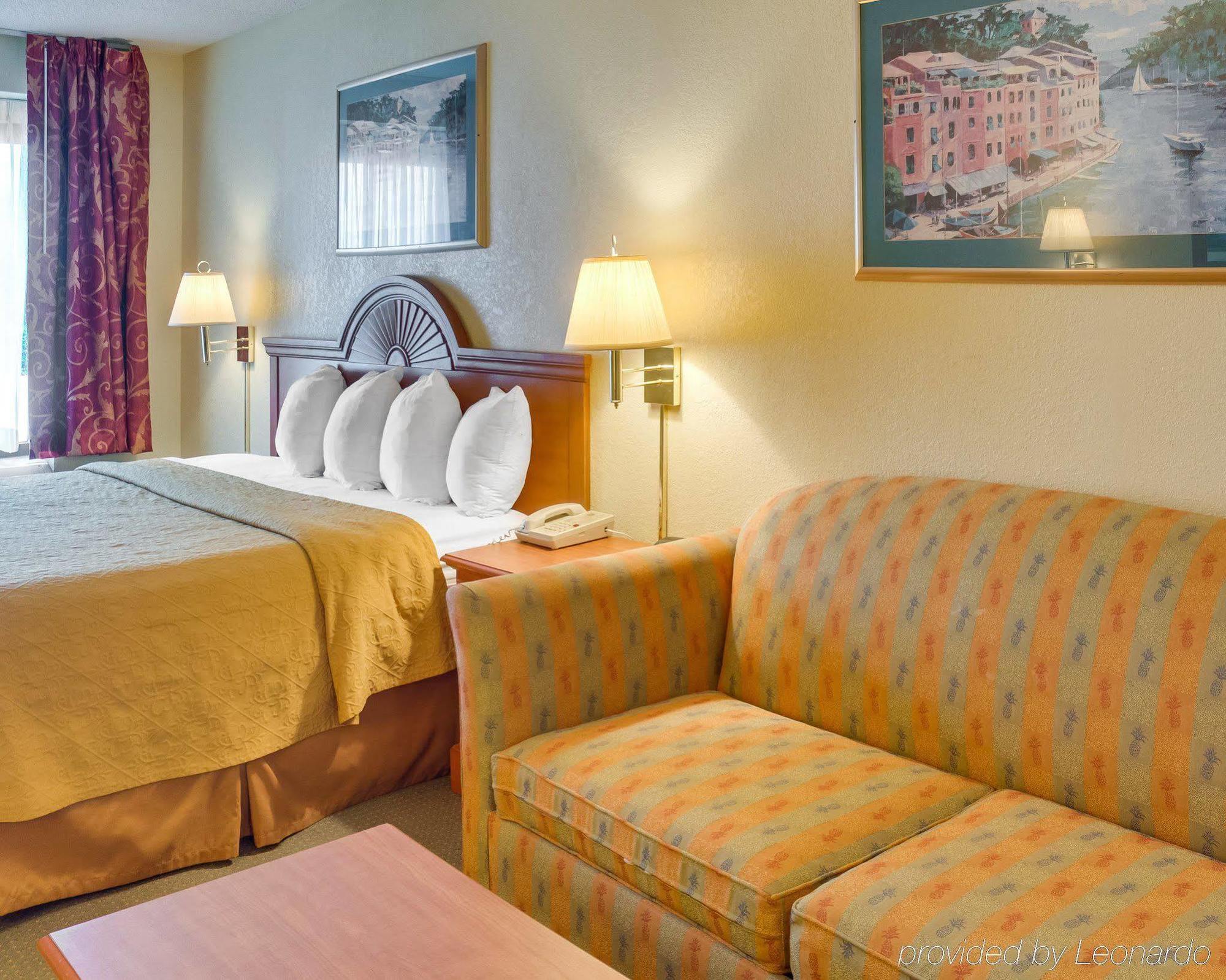 Econo Lodge Naval Station Norfolk Exteriör bild